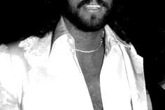 bee-gee-blackwhite